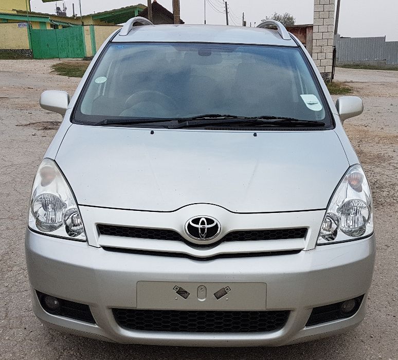 Toyota Corolla Verso 2.2 на части Тойота Корола Версо на части