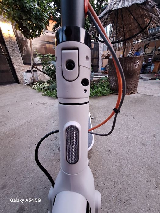 Vând trotineta electrica Xiaomi Scooter 3 ca noua