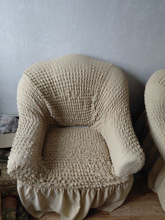 Диван с двумя креслами