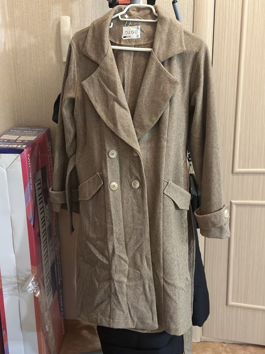 Пальто весна-осень новое
