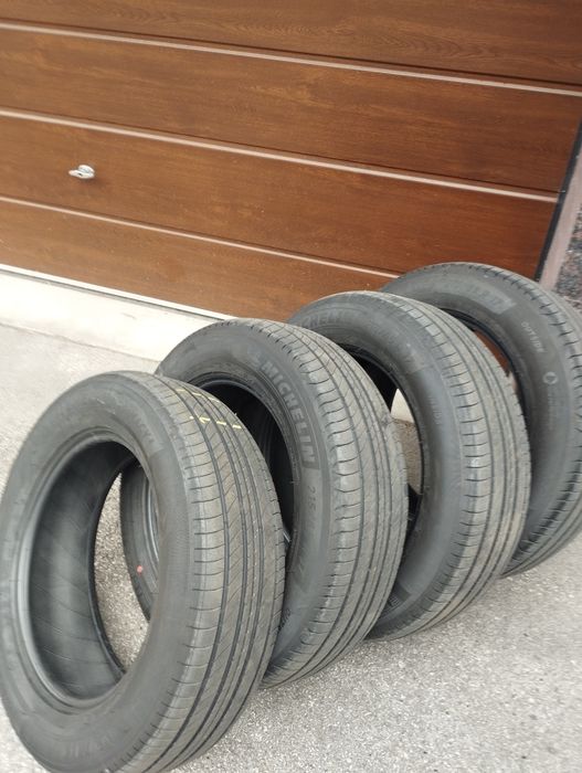 Michelin primacy 4  215/65 r17