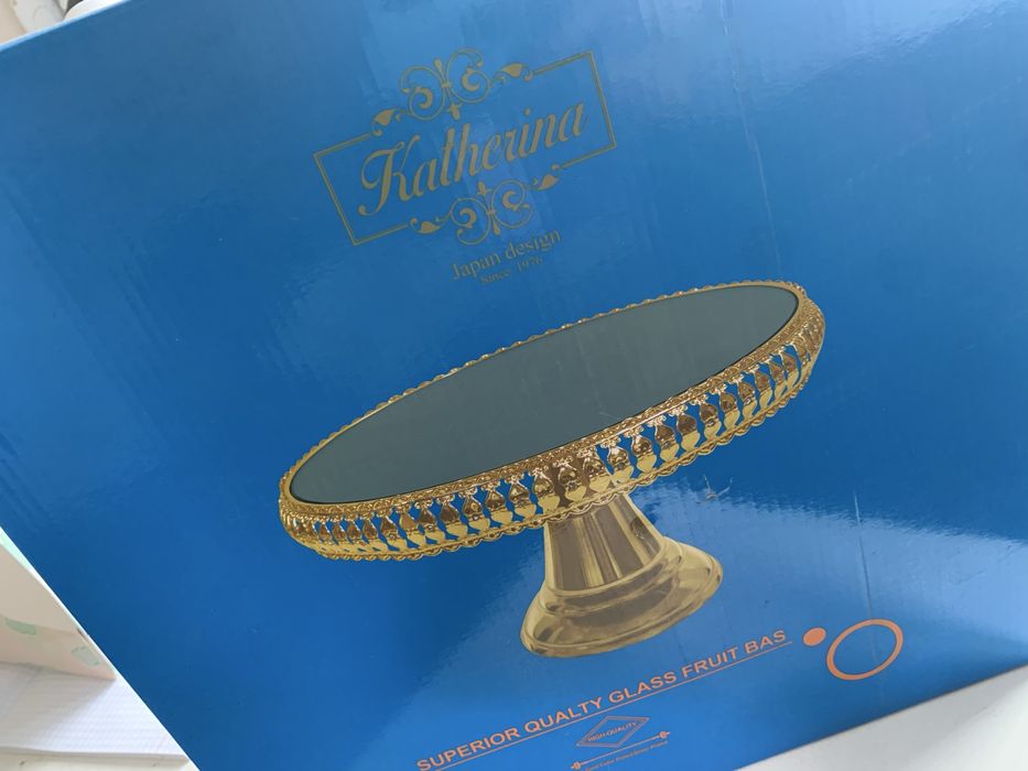 Тортница абсолютно новая в упаковке