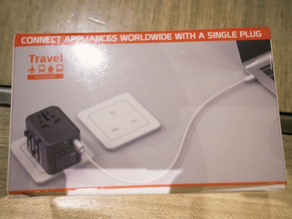 Travel адаптер 100 W