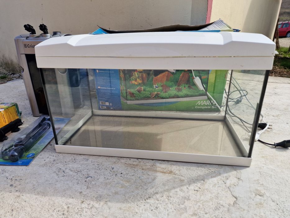 Acvariu cu capac, pompă, filtre, lumini. Ca nou