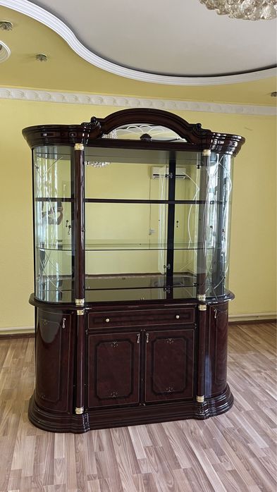 Сервант В Хорошем Состоянии