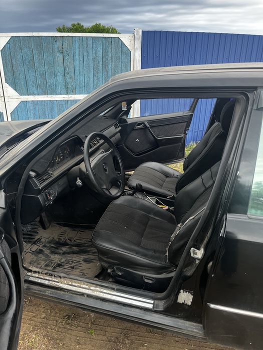 Мерседес w124 е230
