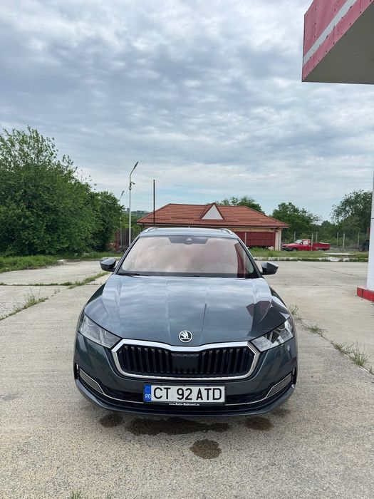 Skoda Octavia 2.0 TDI 150 CP/ Trapa Panoramica / Faruri Matrix