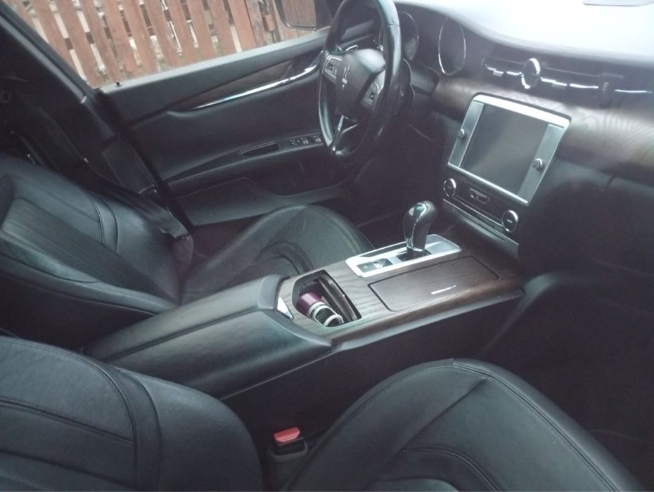 Maserati Quattroporte  Sq4 410hp 3.0 benzina V6, masina personala. URGENT si FARA SCHIMBURI