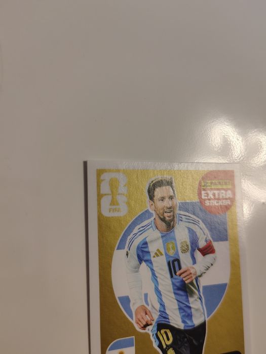 Extra sticker Messi, Ronaldo  gold
