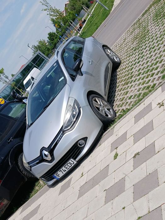 RENAULT 4 2015