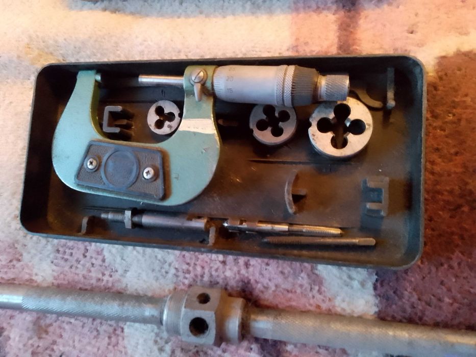 Scule -ceas comparator, etc.