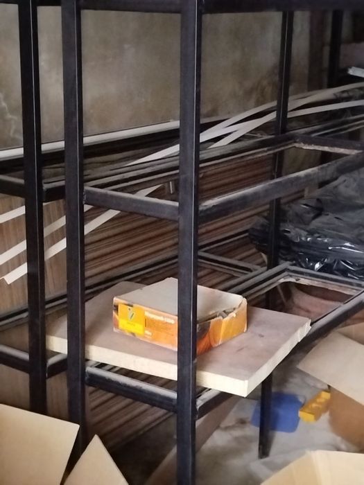 Стеллажи 1 угловой 2 стеновой