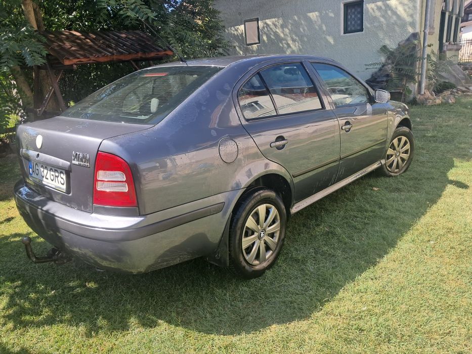 2 Skode  octavia tour