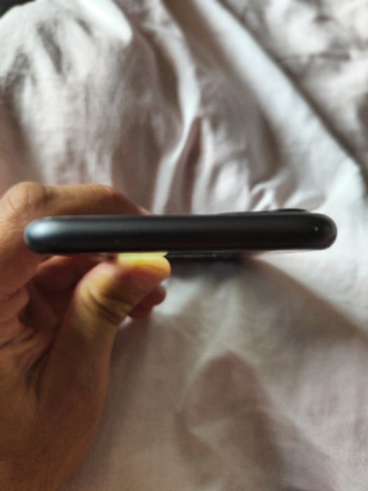 Iphone 11 128gb в добро състояние