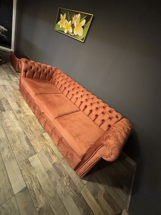 Canapea chesterfield
