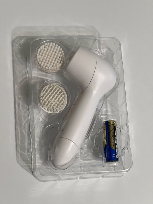 Прдарочный набор. Массажер для лица и головы.