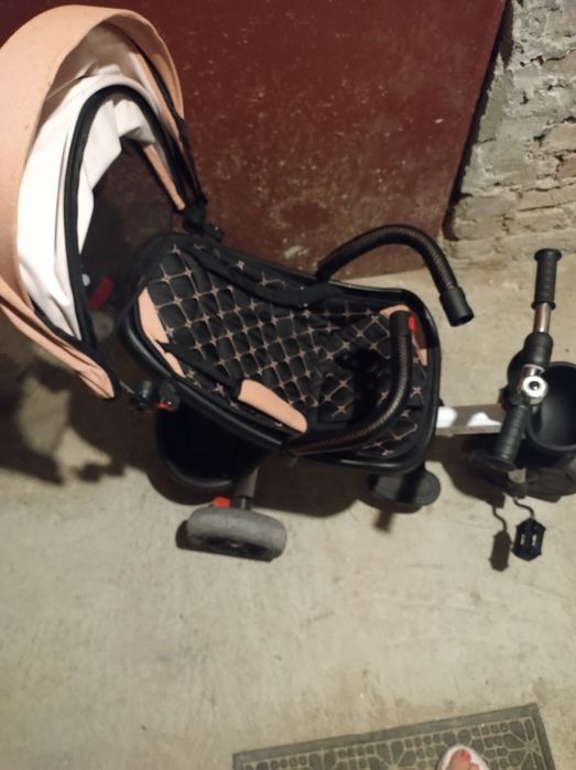 Триколка и Количка