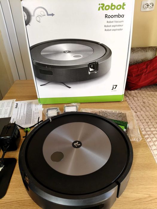 Robot aspirator
iRobot Roomba j7+set consumabile Cadou!Produs ca nou/