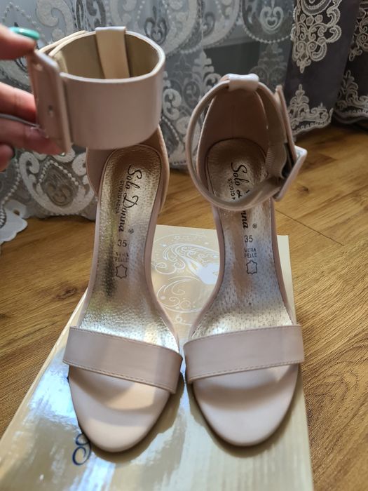 Sandale cu toc dama