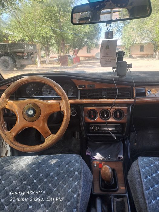 Мерседес 190  механик 1992