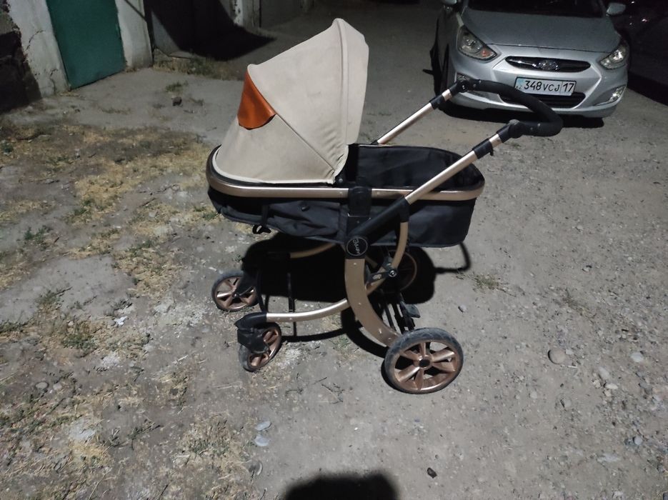 Детская коляска в хорошем состоянии.