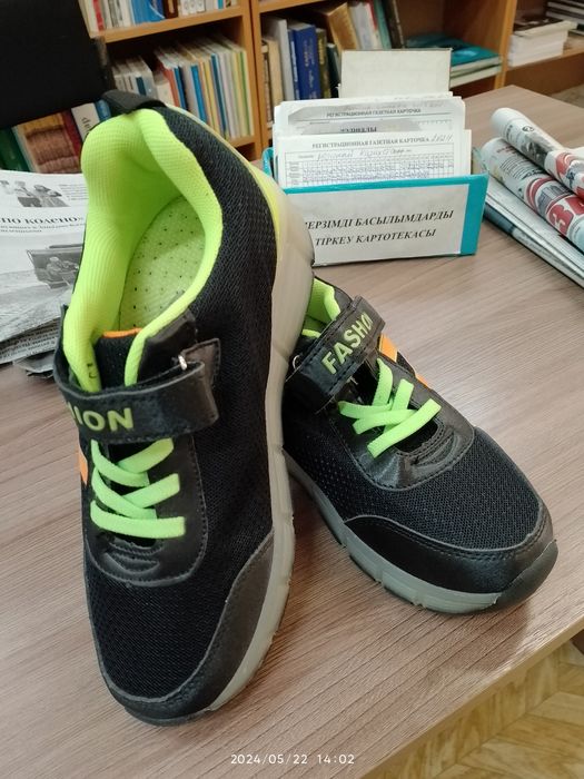 Роликовые кроссовки 36