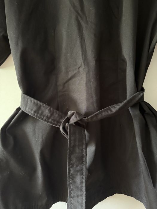 Vand costum nou pentru diferite activitati care necesita uniforma