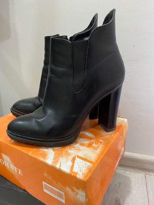 Продаётся обувь на каблуках