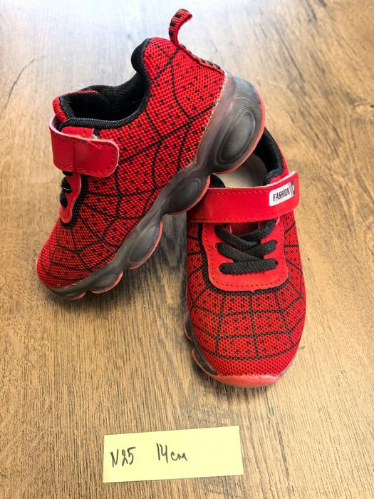 Обувки момче номер 25