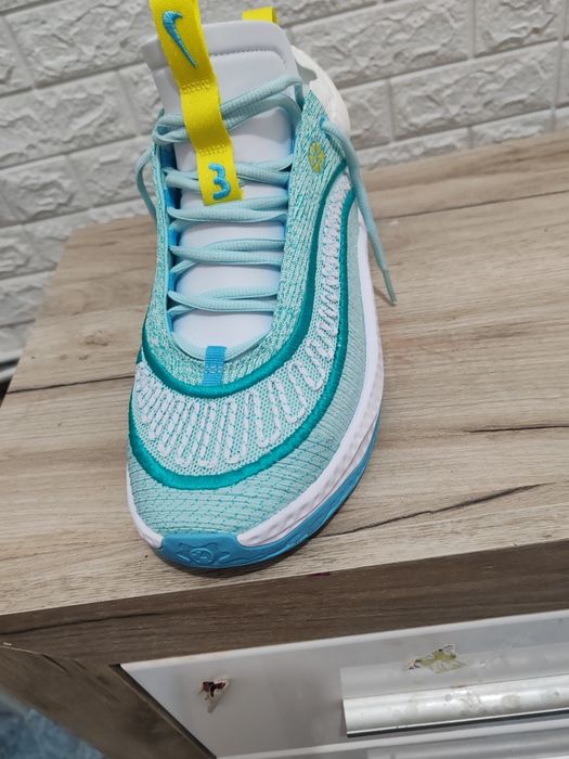 Vând adidași NIKE noi