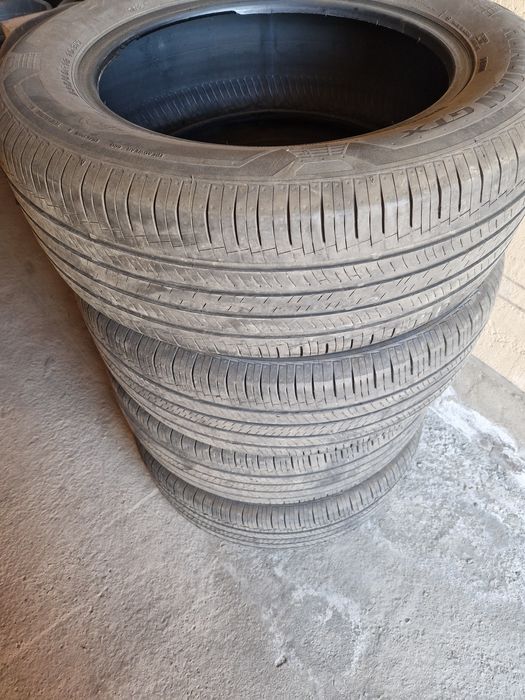 Продам комплект резины (шины)