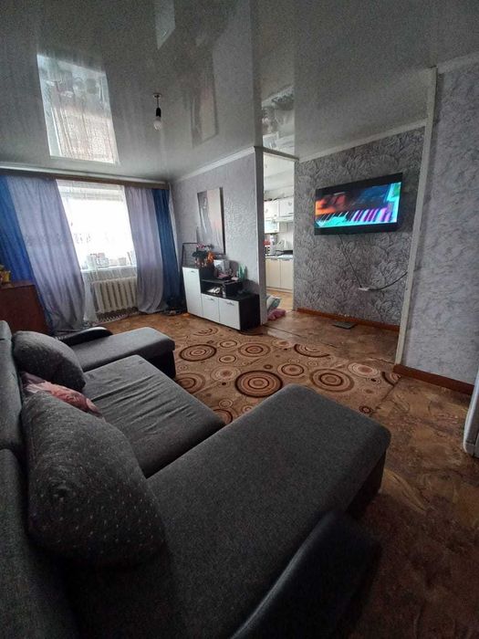 Продам 2-х комнатную квартиру в кирпичном доме