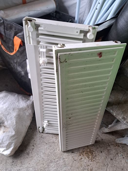 Calorifere opt bucăți folosite un sezon