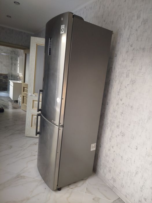Холодильник LG на фрионе , двухкамерный