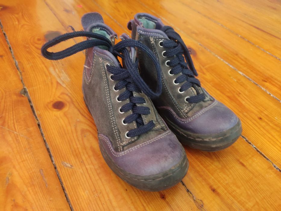 Боти ботушки идеално състояние кожа 26 номер 35лв.