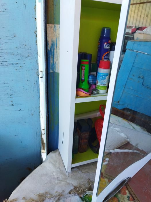 Продается шкаф с зеркалом