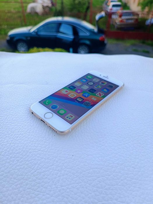 iPhone 6 Gold - 16 GB memorie - husa cadou