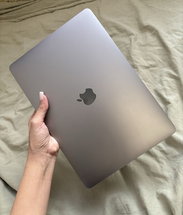 Продам Macbook Pro