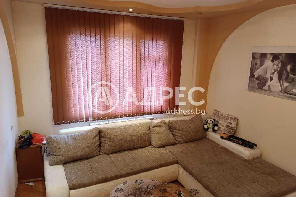 Продава се Двустаен апартамент в Разград, Център - 54 кв.м за 841 €/кв.м - Снимка #1
