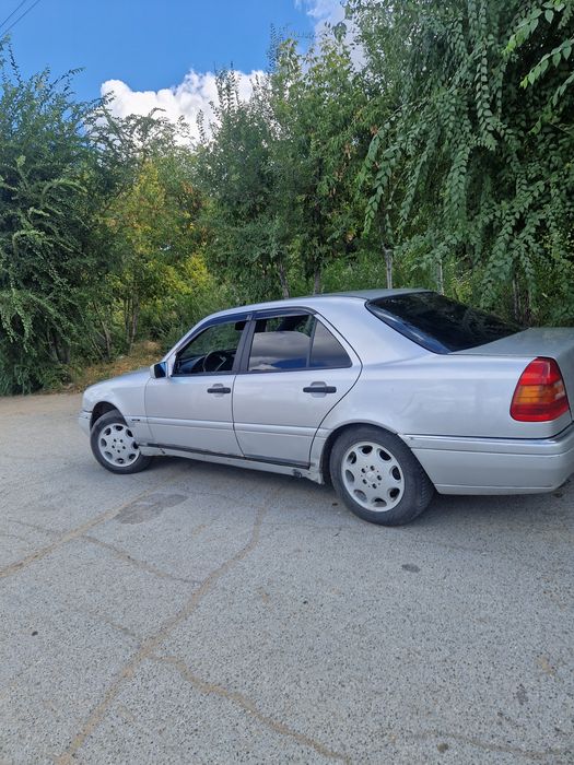 Продам надежный мерс