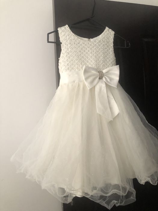 Детска шаферска/ официална/ рокля- 5-6 г.