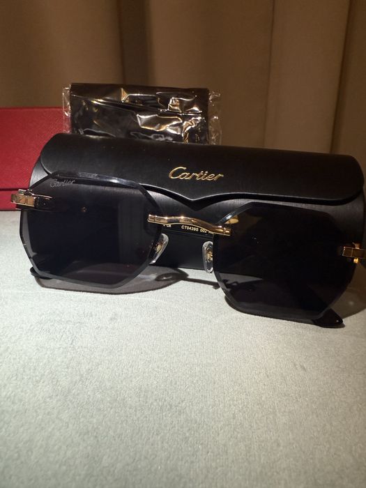 Vand ochelari Cartier pret 750 lei