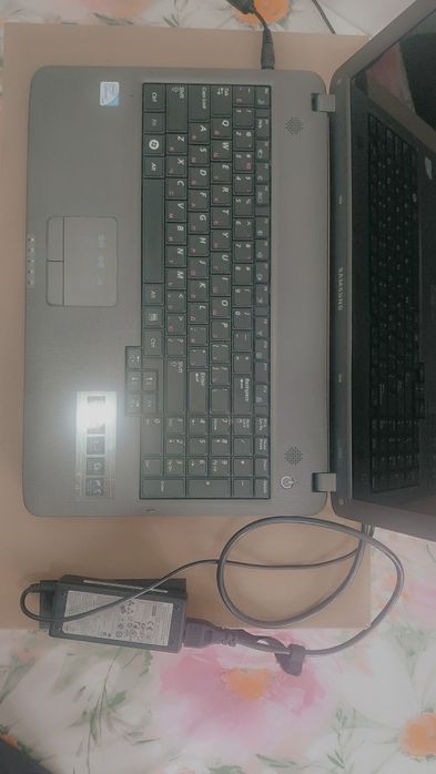 Ноутбук самсунг сатылады