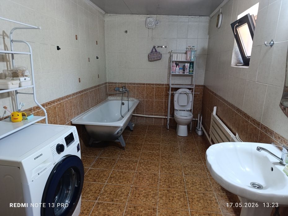 Үй сатылады! 
15 соток жері бар,