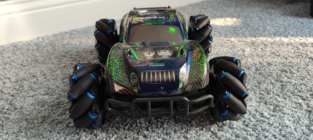 Продам машинку на пульте