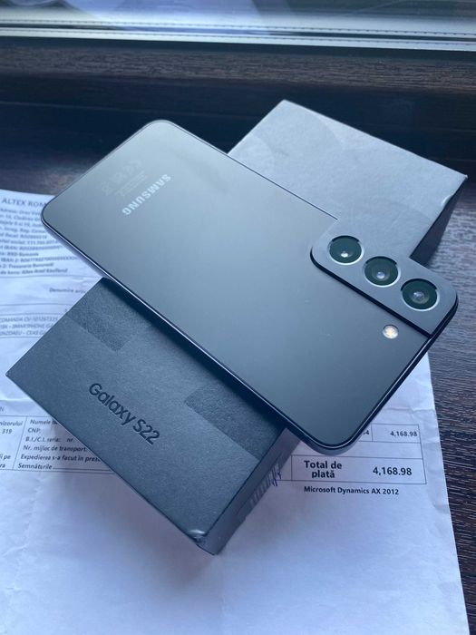 Samsung S22 in cutie 256 GB  8 GB RAM Nou Liber in orice sim