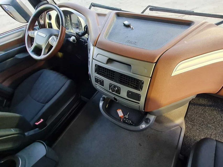 Тягач DAF XF 530 4X2