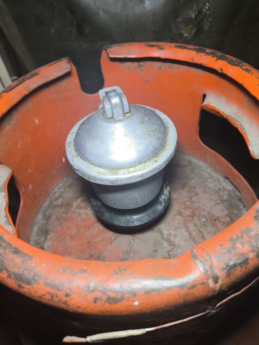 Продам газовый баллон с редуктором