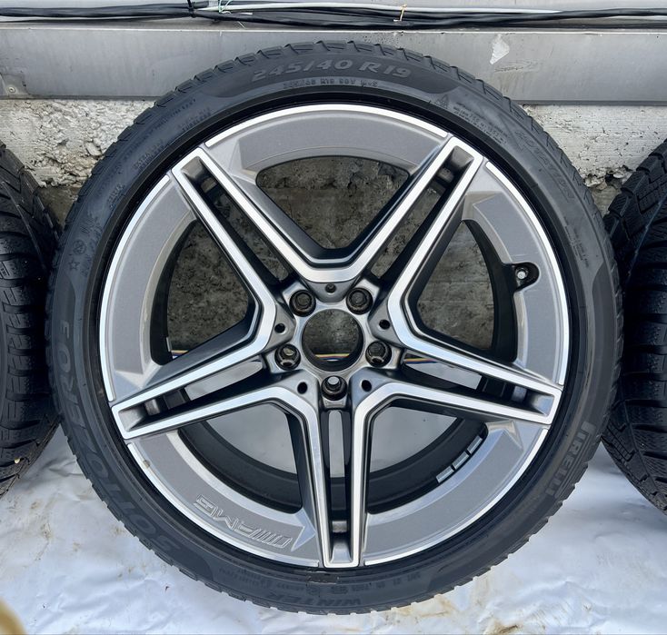 Джанти оригинални AMG с гуми за Мерцедес W257 - 245/40/R19