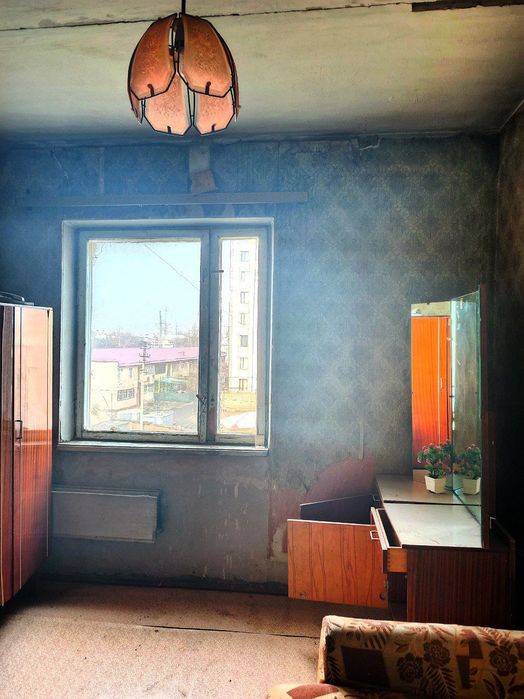 Продаётся квартира 2-ух комнатная без ремонта!